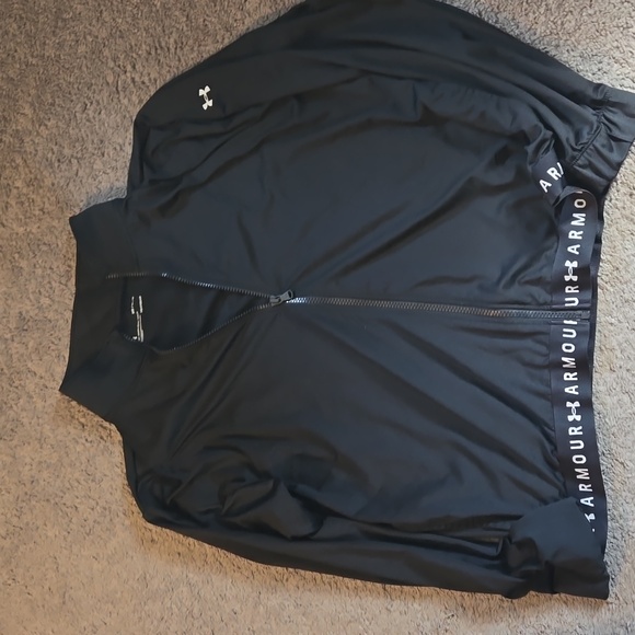 Under Armour light weight jacket - Picture 3 of 3